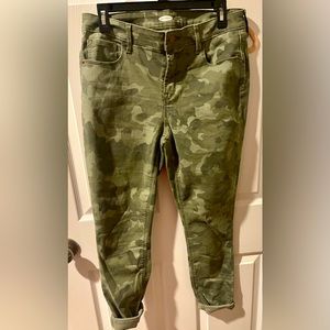 Old Navy Camouflage jean Rockstar super skinny 12